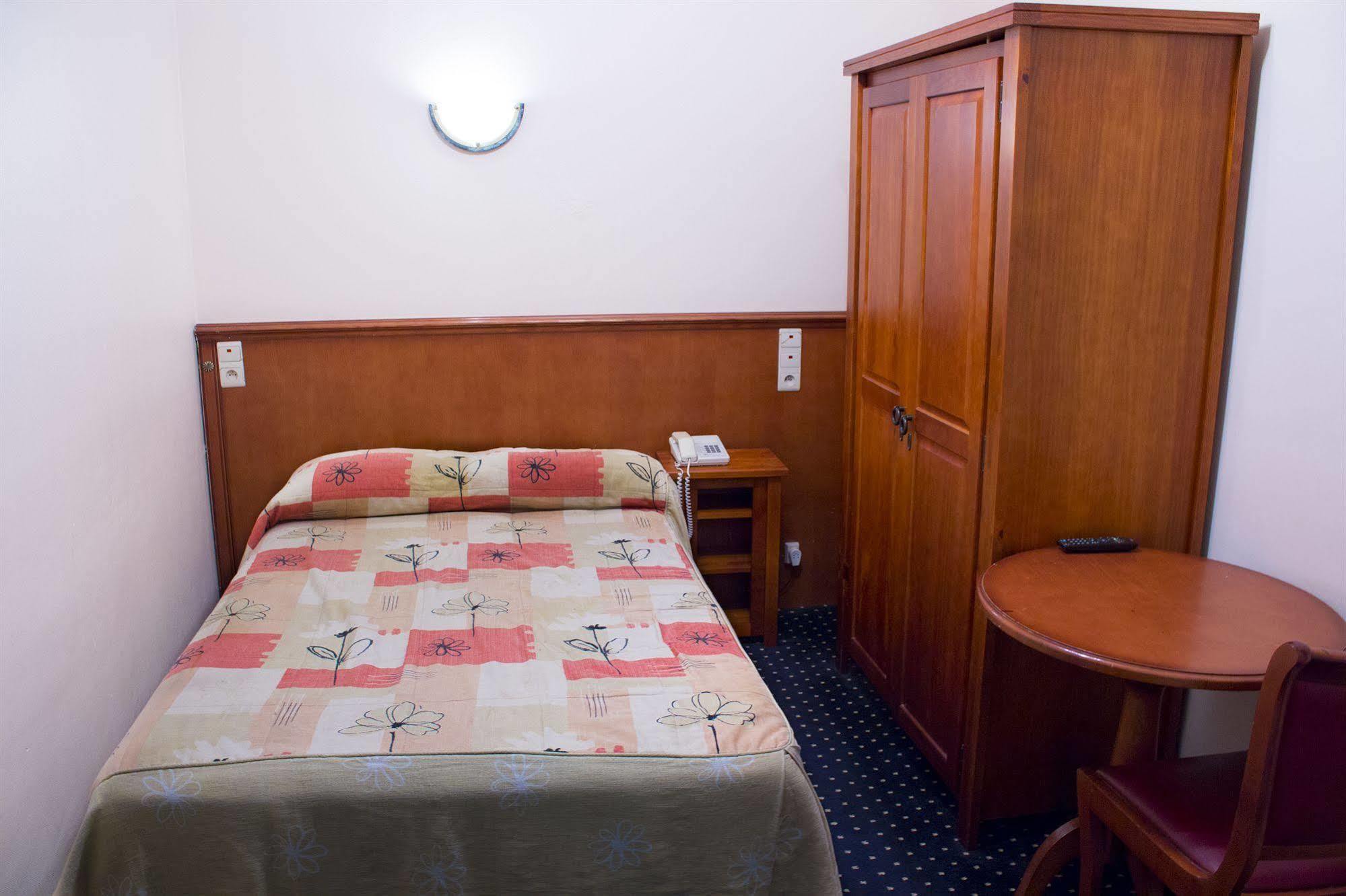 Hotel Continental Saint-Gilles Екстер'єр фото